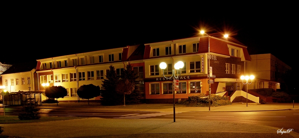 RESTAURACE A HOTEL JUNIOR (učňovské středisko)