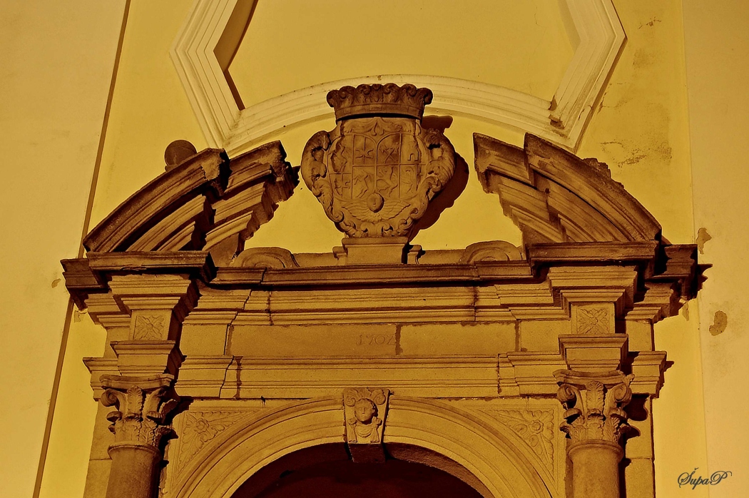 Detail vstupu do kostela